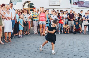 4 Ağustos 2018 Minsk Belarus Caddesi Şenlikleri