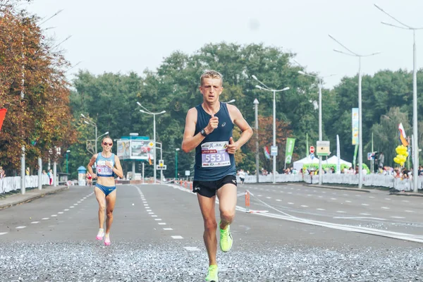 Septiembre 9, 2018 Minsk Bielorrusia Media Maratón Minsk 2018 Correr en la ciudad — Foto de Stock