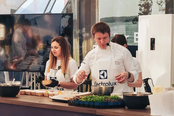 1 Haziran 2019 Minsk Belarus Festivali İsveç kültürü gününde