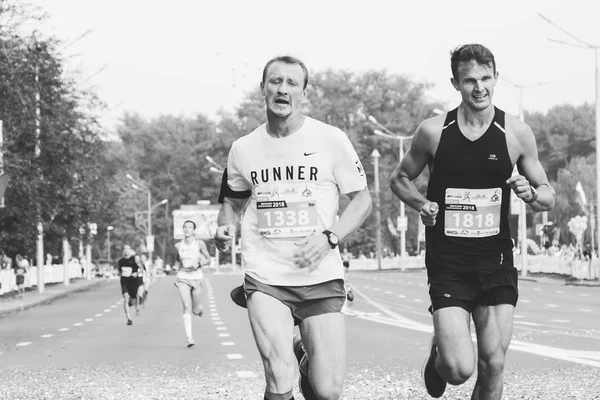 Septiembre 9, 2018 Minsk Bielorrusia Media Maratón Minsk 2018 Correr en la ciudad — Foto de Stock