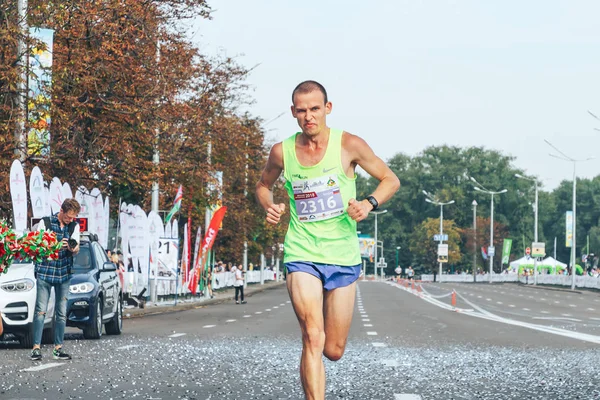 Septiembre 9, 2018 Minsk Bielorrusia Media Maratón Minsk 2018 Correr en la ciudad — Foto de Stock