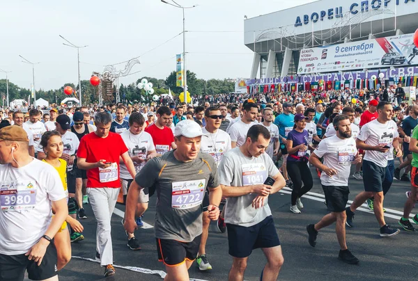 Septiembre 9, 2018 Minsk Bielorrusia Media Maratón Minsk 2018 Correr en la ciudad — Foto de Stock