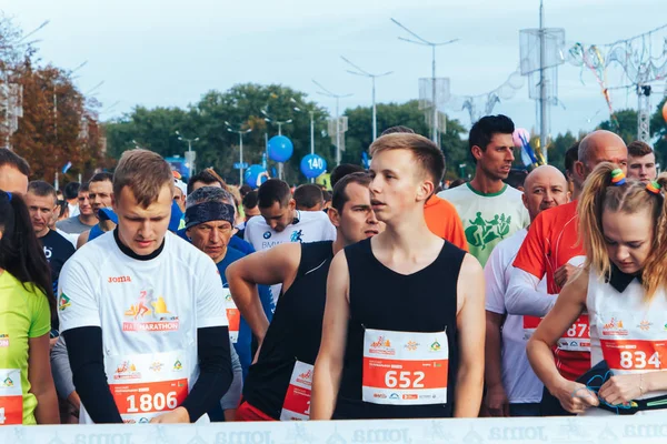 2018 년 9 월 15 일에 확인 함 . Minsk Belarus Half Marathon Minsk 2019 Running in the city — 스톡 사진