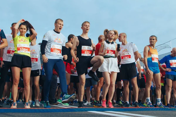 2018 년 9 월 15 일에 확인 함 . Minsk Belarus Half Marathon Minsk 2019 Running in the city — 스톡 사진