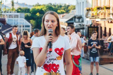 4 Ağustos 2018 Minsk Belarus Caddesi Şenlikleri
