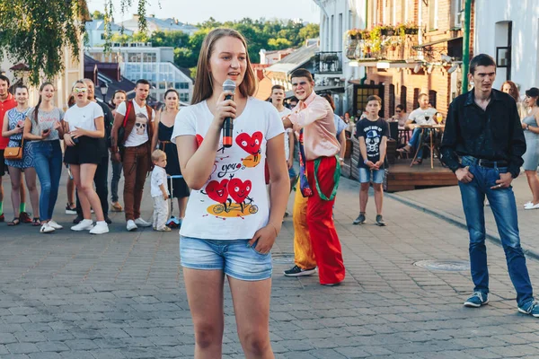 4 Ağustos 2018 Minsk Belarus Caddesi Şenlikleri