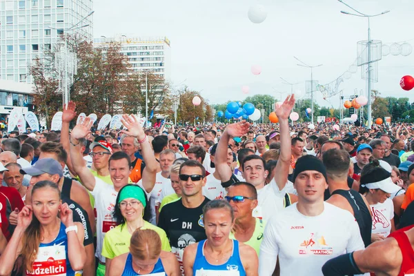 2018 szeptember 15, 2018 Minsk Belarus Half Marathon Minsk 2019 Futás a városban — Stock Fotó