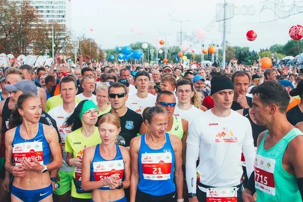 Septiembre 15, 2018 Minsk Bielorrusia Media Maratón Minsk 2019 Correr en la ciudad — Foto de Stock