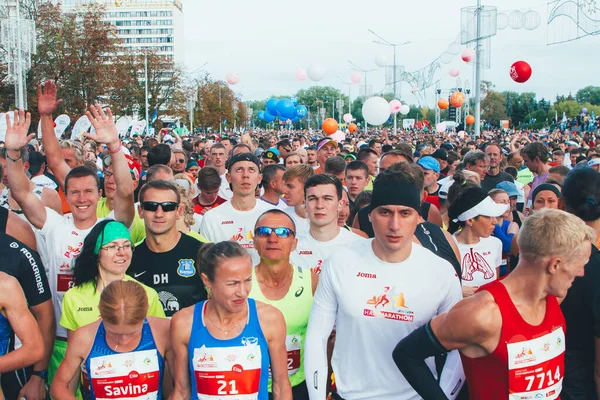 Setembro 15, 2018 Minsk Belarus Meia Maratona Minsk 2019 Correndo na cidade — Fotografia de Stock