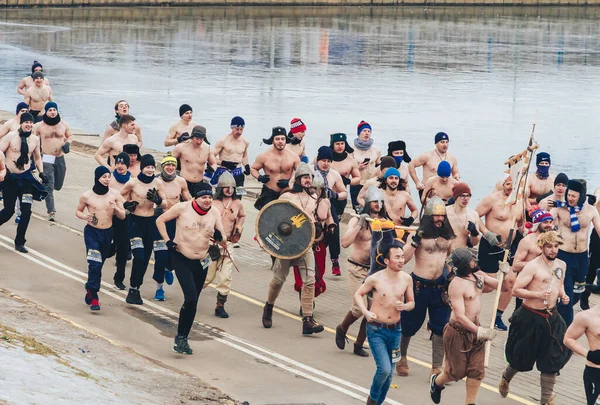 Fevereiro 23, 2019 Minsk Belarus A corrida em honra do feriado em Fevereiro 23 A corrida para homens reais — Fotografia de Stock