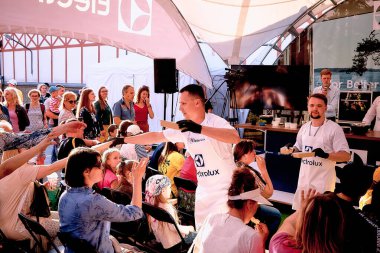 1 Haziran 2019 Minsk Belarus Festivali İsveç kültürü gününde