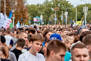 15 Eylül 2019 Minsk Belarus maratona başlamak üzere olan sağlıklı bir yaşam tarzı hayranları var.