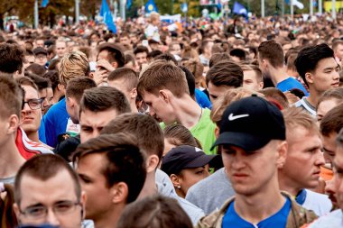15 Eylül 2019 Minsk Belarus Birçok katılımcı maratonun başlangıç çizgisinden önce toplandıklarını söylüyor.