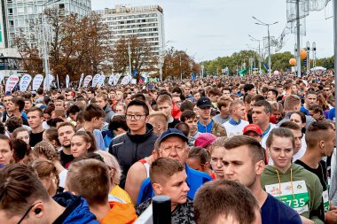15 Eylül 2019 'da Minsk Belarus' ta maratona katılan pek çok katılımcı