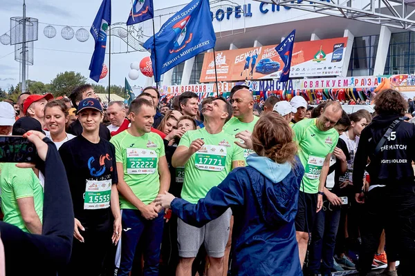 Septiembre 2019 Minsk Bielorrusia Una Gran Multitud Personas Sanas Desconocidas — Foto de Stock