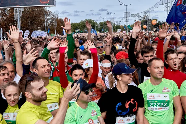 Media Maratón Minsk 2019 Correr en la ciudad — Foto de Stock