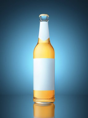 Beyaz etiketli şeffaf bir cam bira şişesi. Açık mavi gölgeli arka plana karşı dolu bir şişe bira. Alkolik içecekler ve içecek konsepti.