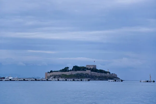 Відомих Турецьких Курортне Містечко Кушадаси Ранкові Сутінки Острів Guvercin — стокове фото