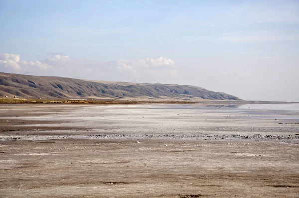 Güneşli bir gün, Tuz Gölü Tuz Golu kıyısında
