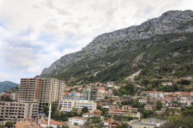 Dağ Town Kruja Arnavutluk'ta genel görünümü