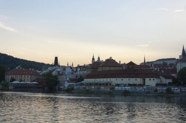 Lesser Town Prague ve akşam Campa Adası
