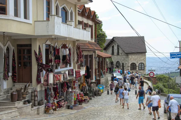 Kruja Albania Lipca 2017 Turystom Spacery Wzdłuż Starego Rynku Pamiątki — Zdjęcie stockowe
