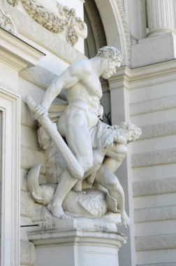 Viyana Hofburg Sarayı'Herkül heykeli