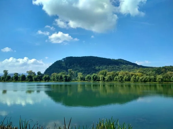 Lago Città Nadvirna — Foto Stock