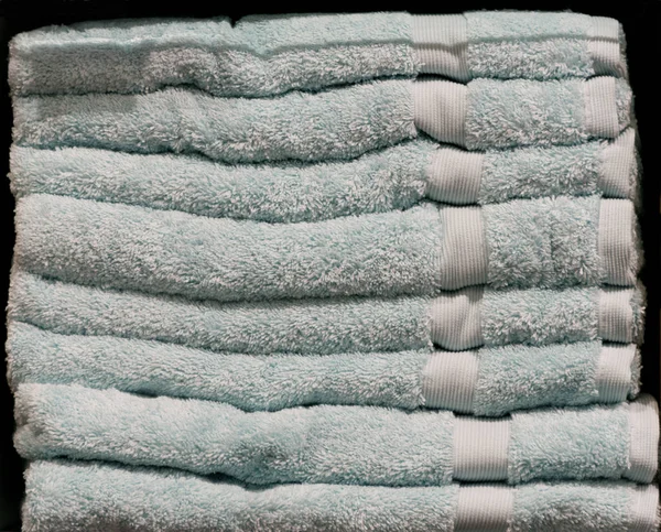 Een Baal Van Pale Blue Handdoeken — Stockfoto