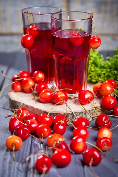 Fresh Cherries Juice Many Ripe Cherrie Wooden Background — Stock Photo, Image