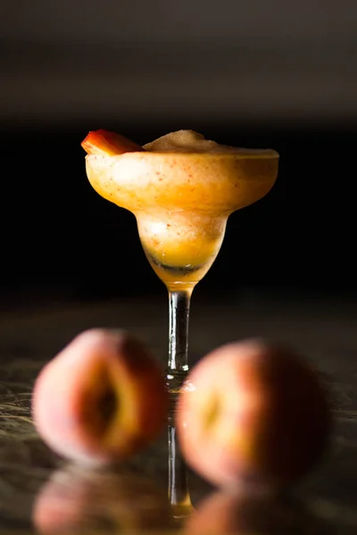 Cold Fresh Fruit Smoothie Cocktail Raw Ripe Peach Restaurant — Stock Photo, Image