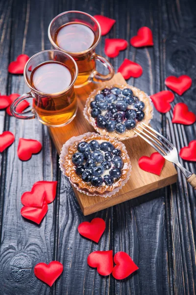 Tortas Frutas Con Crema Arándanos Corazones Ingenio Dos Taza —  Fotos de Stock