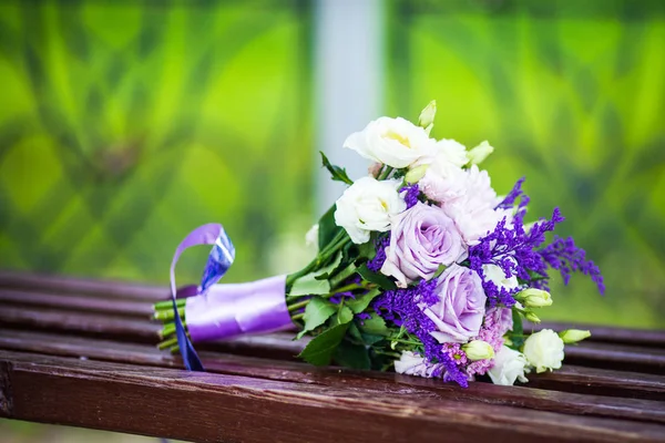 Wedding Bouquet Elegance Bouquet Roses Bench Park — Stock Photo, Image