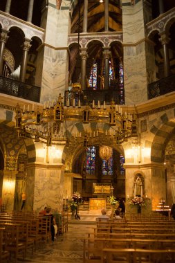 Aachen Cathedral için ana giriş İmparatorluk Katedrali sıkça geçer. Aachen, Germany.September 4,2018 bir Roma Katolik Kilisesi olduğunu