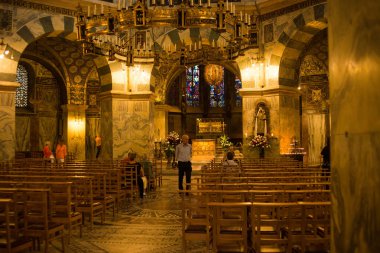 Aachen Cathedral için ana giriş İmparatorluk Katedrali sıkça geçer. Aachen, Germany.September 4,2018 bir Roma Katolik Kilisesi olduğunu