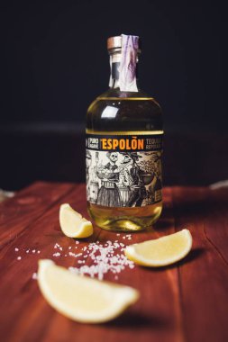 Espolon, agav üretilen %100 bir prim sınıf tekila, tarlaları Los Altos Halisico devlet yaylalarında bulunur. Tekila 