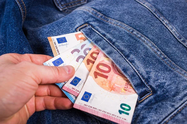 Hırsızlık cebinden Euro — Stok fotoğraf