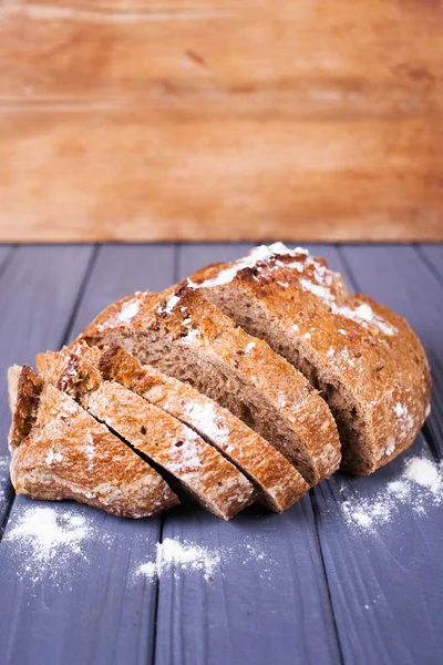 Pan fresco con harina — Foto de Stock