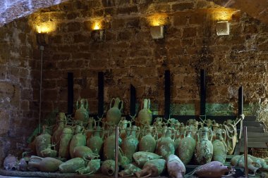 Heraklion, Yunanistan - Mayıs 2018 yaklaşık Amphoras eski kale müzesinde