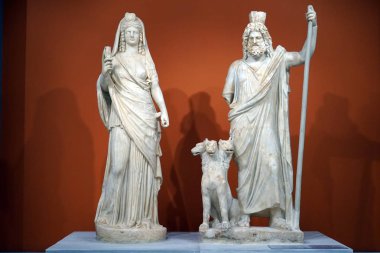 Heraklion, Yunanistan - Mayıs 201 yaklaşık 8marble heykeller Mısır Tanrılarının Tapınağı,