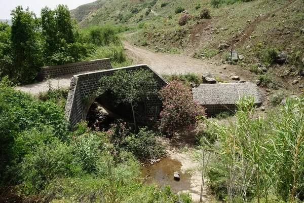 叙利亚桥梁和道路在加利利峡谷 以色列 — 图库照片