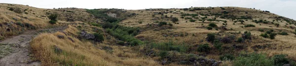 Χωματόδρομος Στην Πλαγιά Και Πανόραμα Της Γαλιλαίας Ισραήλ — Φωτογραφία Αρχείου