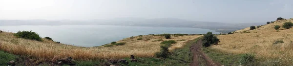 Χωματόδρομο Κοντά Στη Λίμνη Kinnereth Στην Γαλιλαία Του Ισραήλ — Φωτογραφία Αρχείου