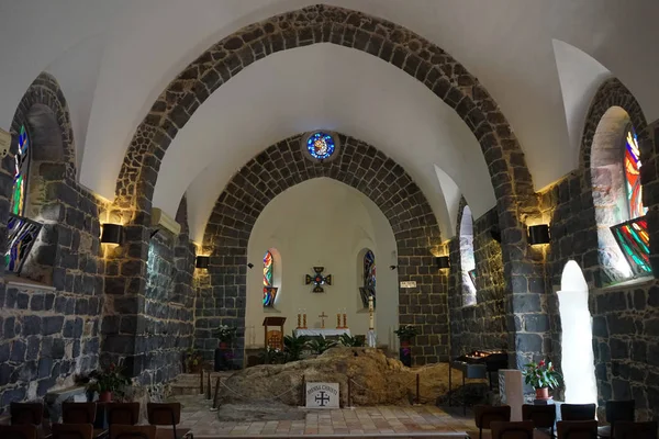 以色列塔布加 2018年5月在圣彼得牧师教堂内 — 图库照片