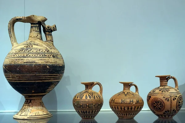Heraklion Grecja Circa Maja 2018 Wazony Półce Muzeum Acrhaeological — Zdjęcie stockowe