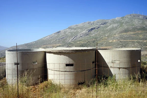 Blocchi Cemento Vicino Alla Strada — Foto Stock