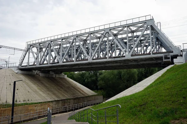 Järnvägsbron Moskva Ryssland — Stockfoto