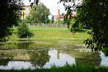 Moskova, Rusya - Temmuz 2018 yaklaşık balıkçı ve Cherkizovsky Arkhereisky su birikintisi