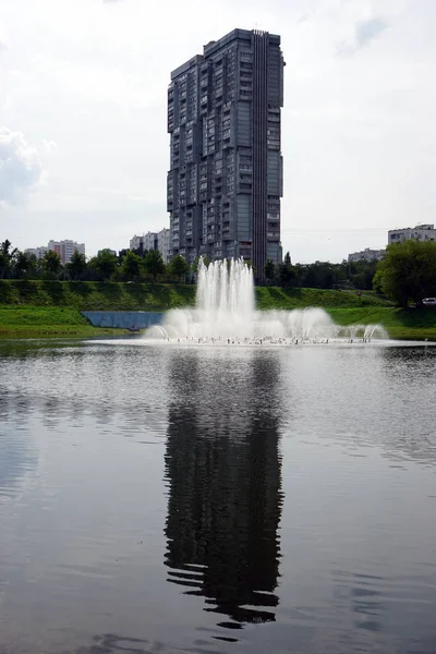 Moscú Rusia Circa Julio 2018 Edificio Apartamentos Cherkizovsky Arkhereisky Pond — Foto de Stock