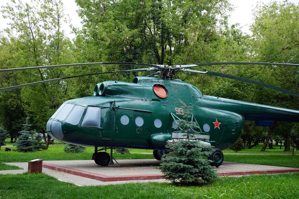 Zielony Armii Śmigłowca Mi8 Czerwoną Gwiazdą — Zdjęcie stockowe